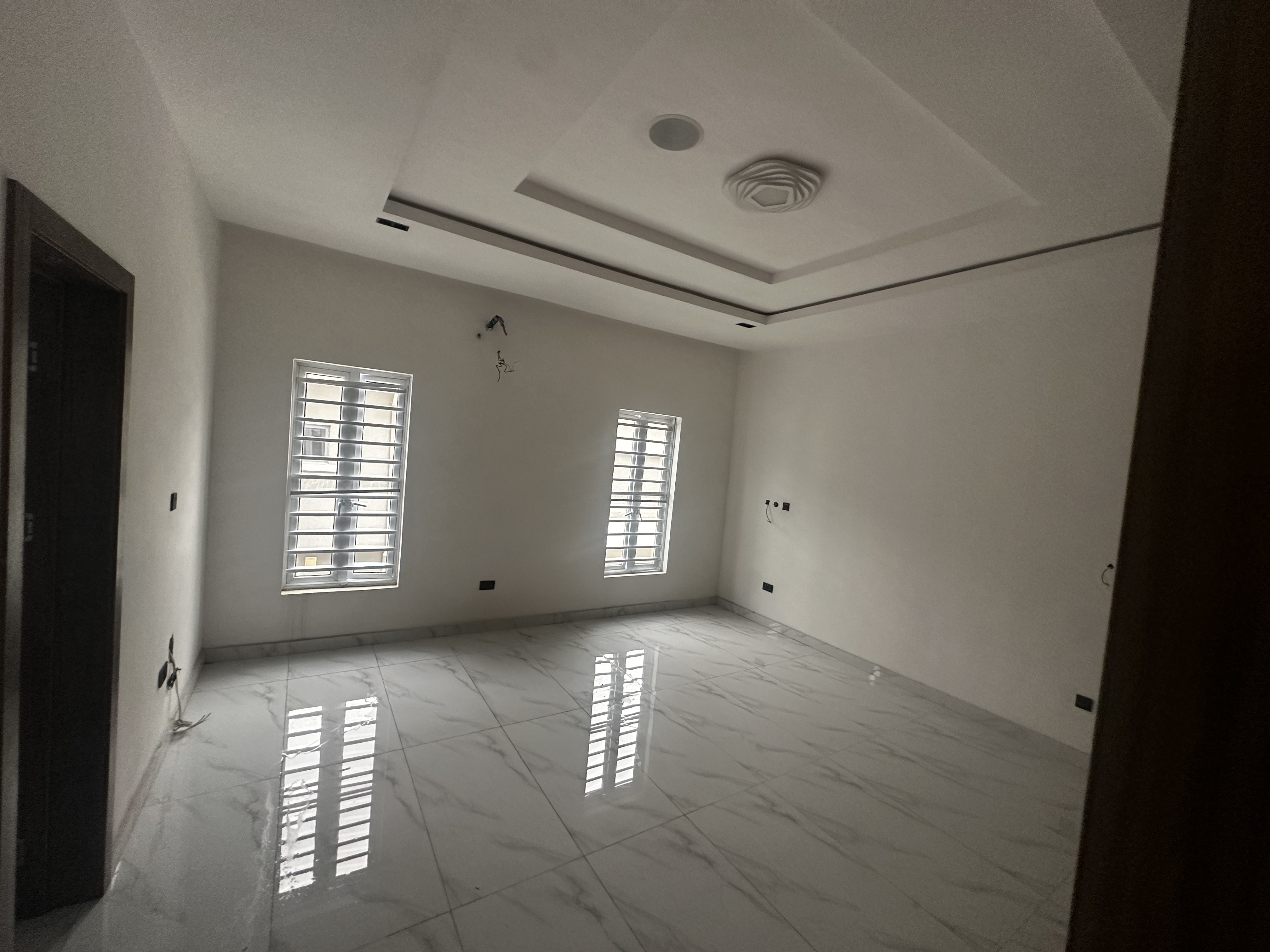 Elegant 5 Bedroom Smart Home Duplex, image 8 of 9