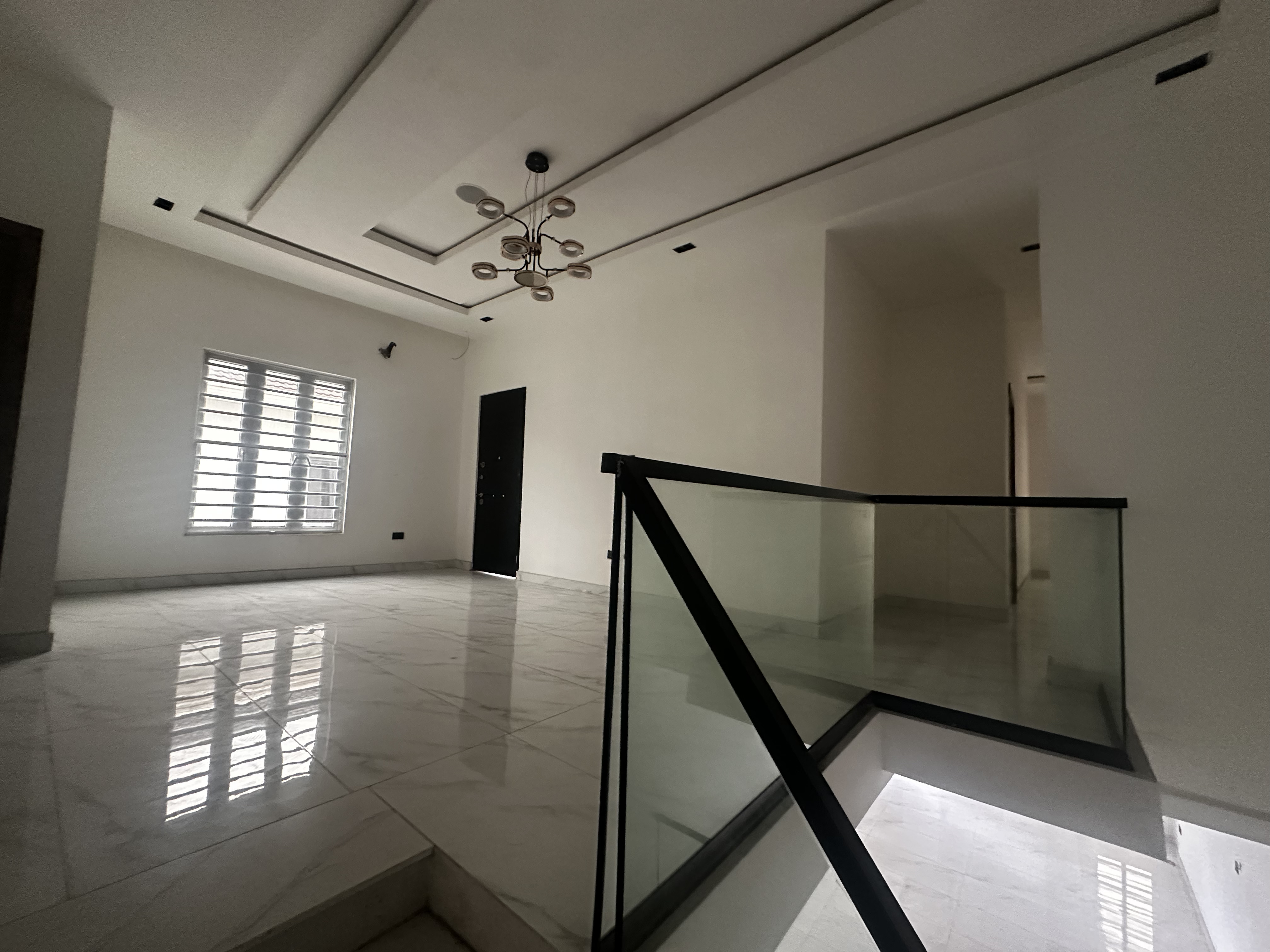 Elegant 5 Bedroom Smart Home Duplex, image 7 of 9