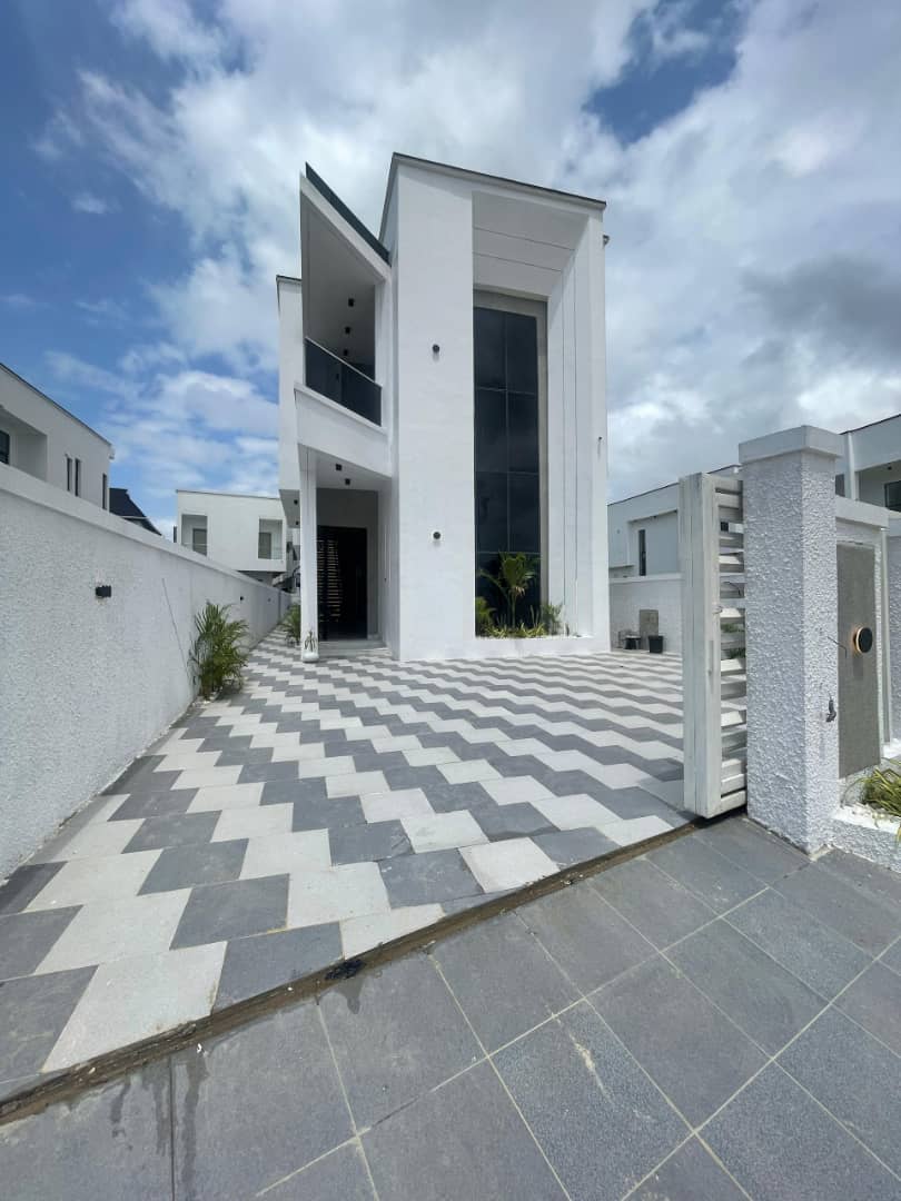 Beautiful 5 Bedroom Detached Duplex with an office space and a Pool in Lekki Palm City - homes listing for ₦295,000,000