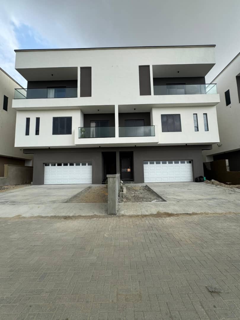 Contemporary Automated 4-Bedroom Semi-Detached Duplex with Pool & BQ in Lekki Phase 1 - homes listing for ₦750,000,000