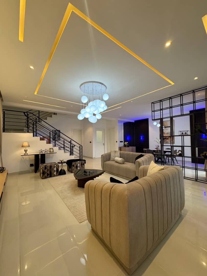 Contemporary Automated 4-Bedroom Semi-Detached Duplex with Pool & BQ, image 2 of 9