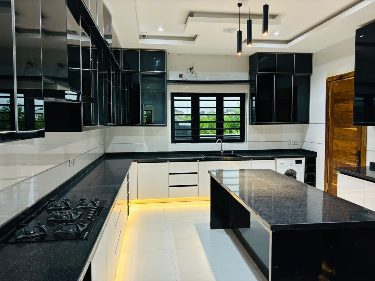 Smart 5-Bedroom Fully Detached Duplex with BQ, Cinema & Solar, image 2 of 12