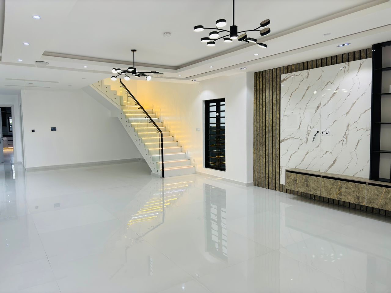 Fully Automated 5-Bedroom Duplex with Penthouse Cinema & Smart Pool, image 3 of 14