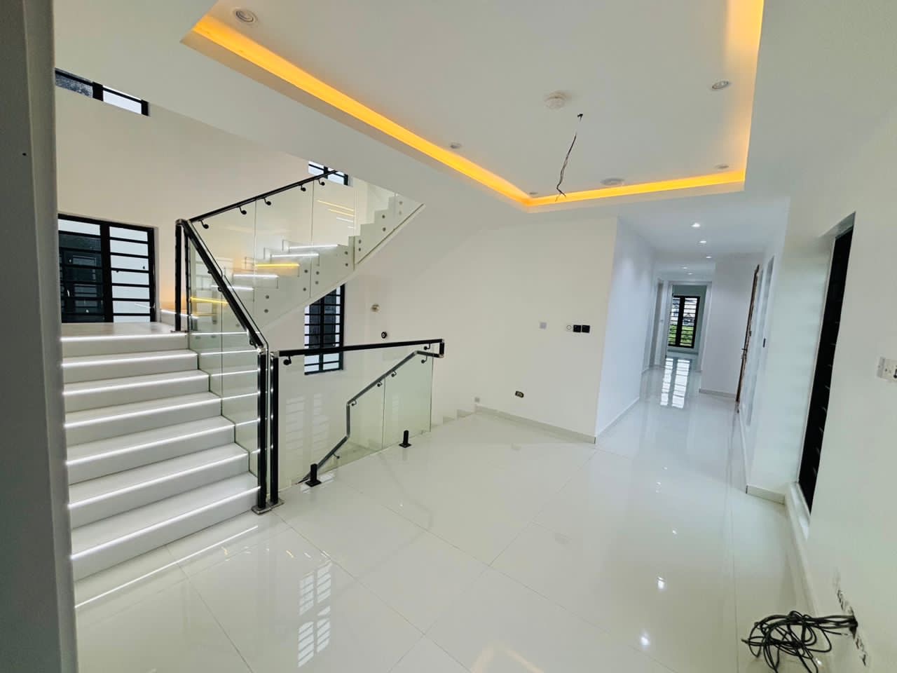 Fully Automated 5-Bedroom Duplex with Penthouse Cinema & Smart Pool, image 14 of 14