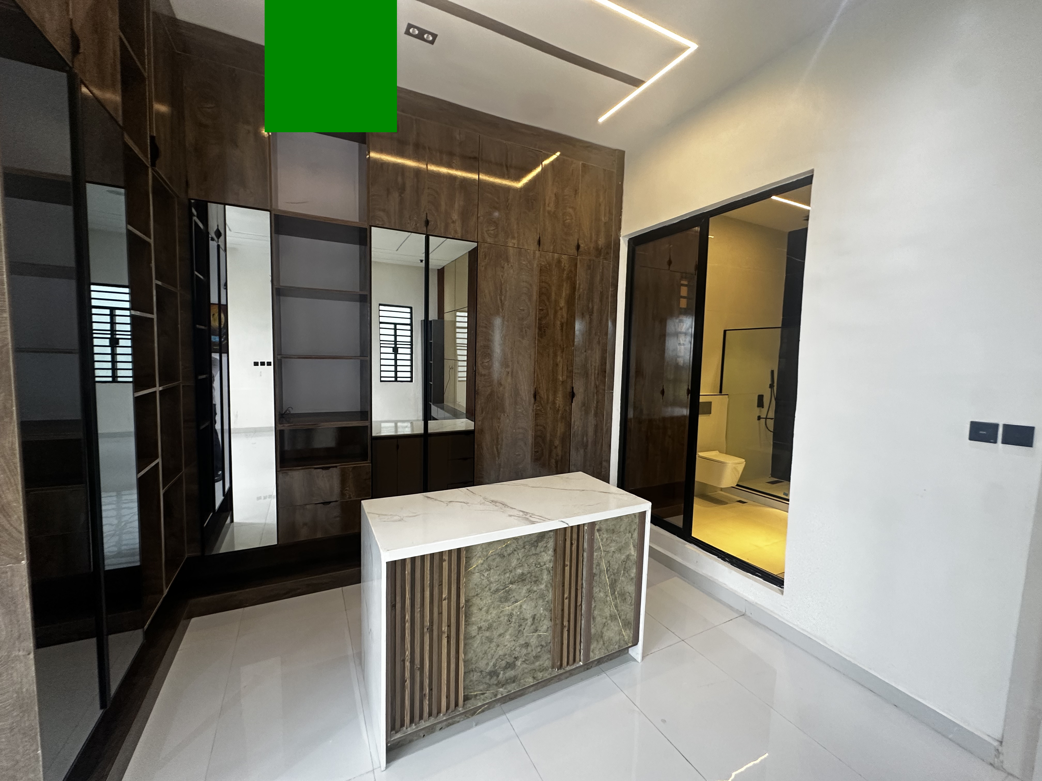 Amazing 5 Bedroom Detached Duplex with a Pool, image 9 of 11